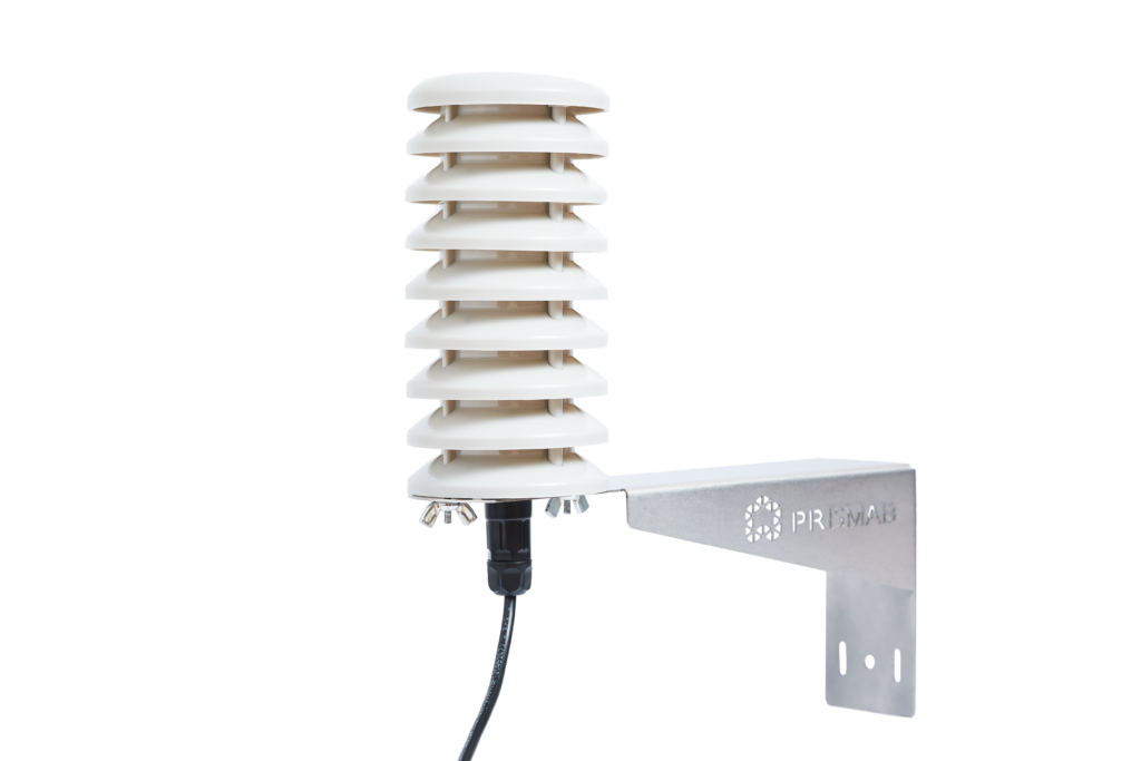 Sensor ambiental Prismab MET3 con escudo de radiación y soporte metálico