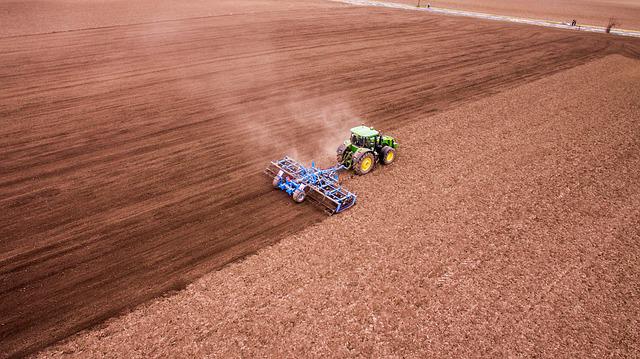 el futuro de la agricultura ya está aqui llegan los primeros tractores autonomos